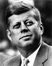 220px-John_F._Kennedy,_White_House_photo_portrait,_looking_up