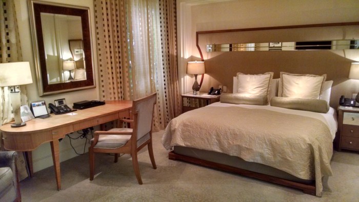 Beverly Hills Hotel - Sleeping Room